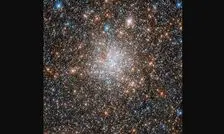 عکس روز ناسا از درخشش یک خوشه ستاره‌ای کروی

