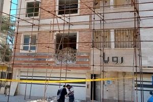 تخریب ساختمان چهار طبقه ناایمن متعلق به هلدینگ "عبدالباقی" در آبادان آغاز شد

