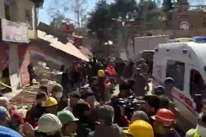 نجات یک دختر ۱۷ ساله پس از ۲۴۸ ساعت از زیر آوار در ترکیه