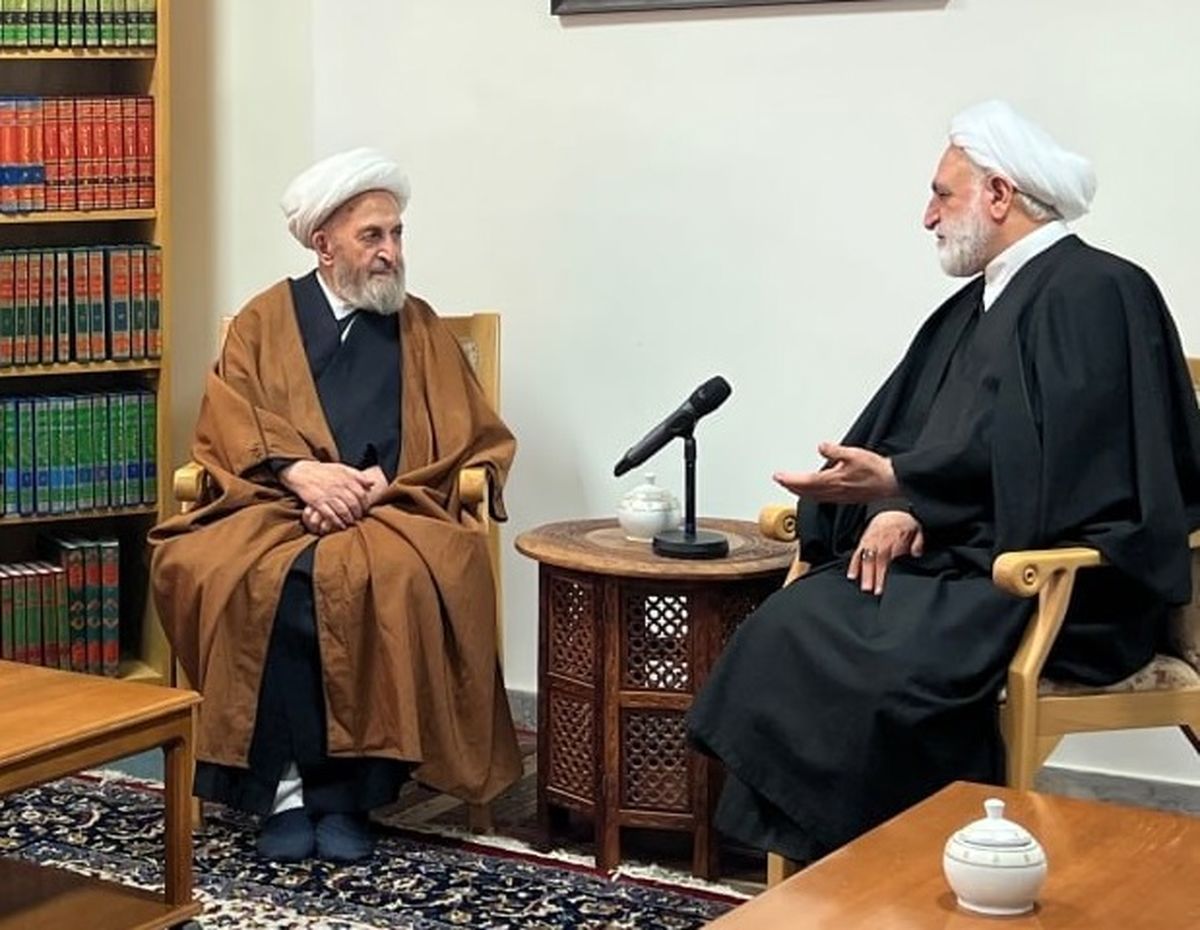 حمایت یک مرجع تقلید از واگذاری مدیریت ایرانخودرو به بخش خصوصی/ تاریخ نشان داده است که کسانی که کار را دست دولت داده بودند بعد از ۷۰ سال برگشتند و پس گرفتند/ کارهای بزرگ را باید به مردم داد به این شکل تحریمها هم کماثر میشود/ ویدئو