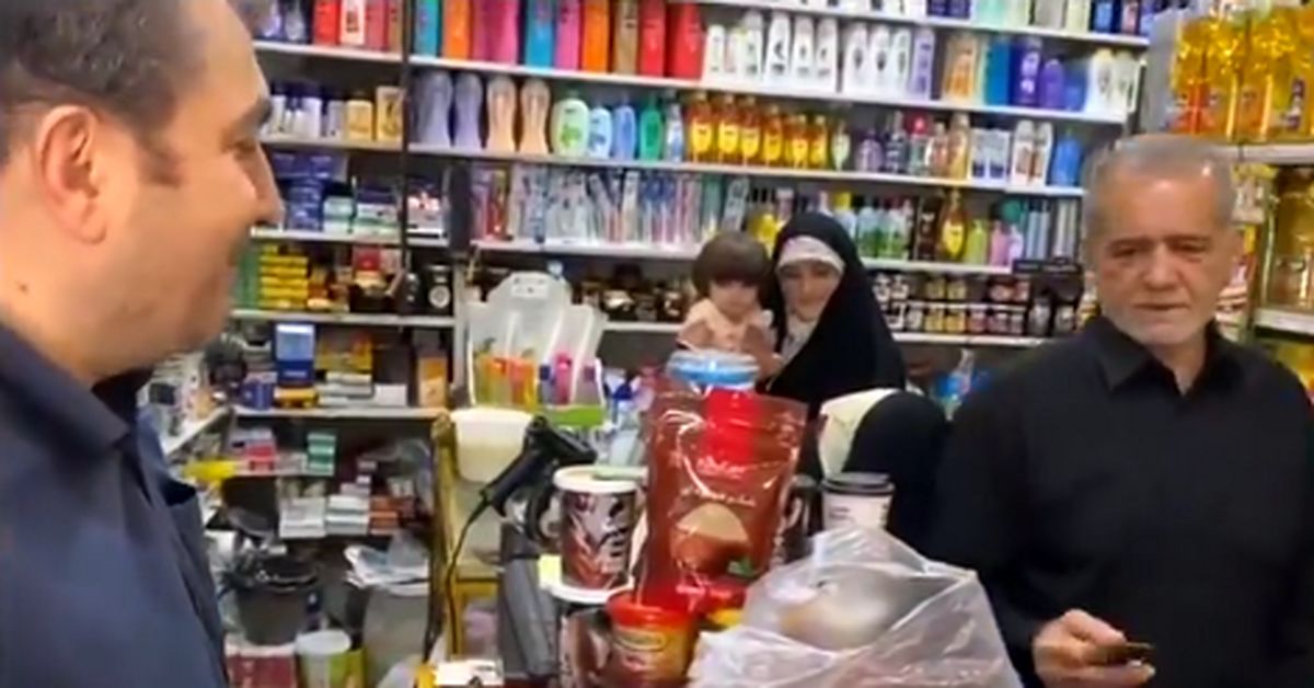 خرید از یک سوپرمارکت در تهران توسط پزشکیان به همراه نوههایش/ ویدئو