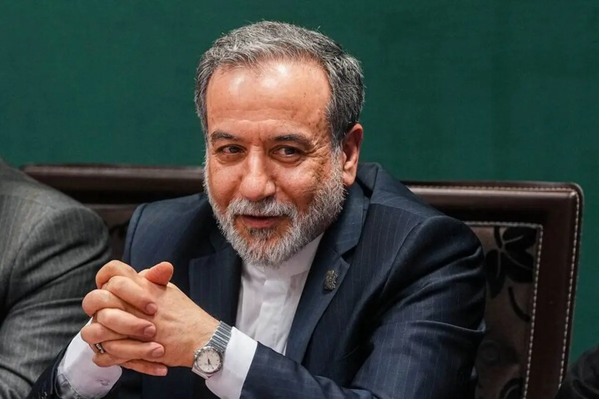 عراقچی: 2 مرحله پیش‌بینی شده؛ اول یادداشت تفاهم و بعد توافق نهایی/ احتمال امضای تفاهم در چند روز آینده به صورت دیجیتالی/ طبق قوانین بین‌الملل گرفتن عوارض از تنگه هرمز امکان‌پذیر نیست/ موضوع خسارت و غرامت در طرح بازسازی لحاظ شده است