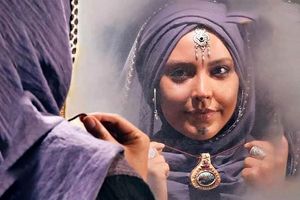 استایل خوشرنگ بازیگر نقش «نائله سریال عشق کوفی»