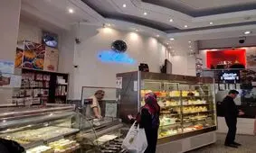 خرید شیرینی نصف شد