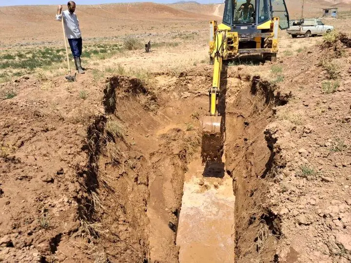 شکستگی خط انتقال آب شهرستان ایوان رفع شد
