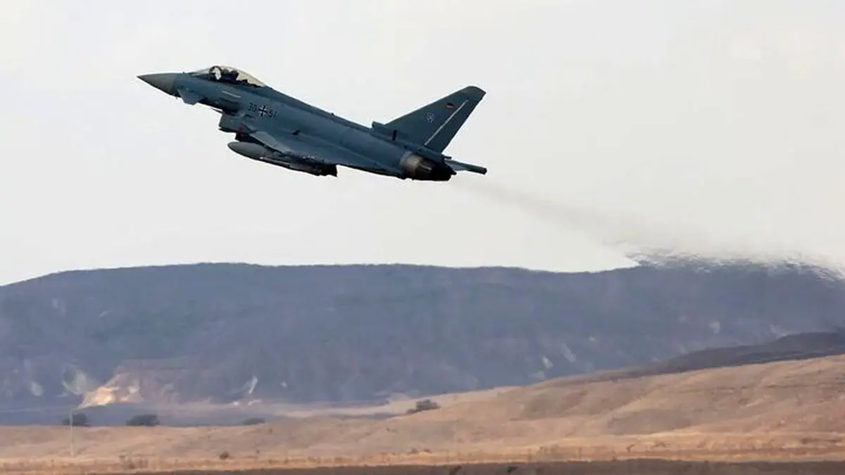 جنگنده‌های اسرائیل شب گذشته تا مرز ایران آمدند/ هواپیماهای سوخت‌رسان نیروی هوایی آمریکا در نزدیکی مرز ایران مشاهده شد