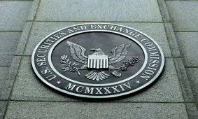 کمیسیون بورس و اوراق بهادار آمریکا تصمیم‌گیری درباره ETFهای کلیدی ارز دیجیتال را به تعویق انداخت