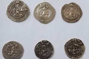 کشف ۷ سکه تاریخی نقره دوره ساسان