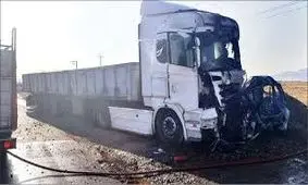 راننده تریلر قربانی تصادف پراید و پژو شد