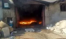 آتش سوزی در انبار کارخانه فرآورده های پلاستیکی در آق قلا/ ویدئو