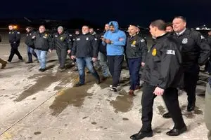 دلیل موفقیت آمریکا در ونزوئلا و سوریه، مشکلات معیشتی بود/ با مافیاهای داخل حاکمیت برخورد کنید