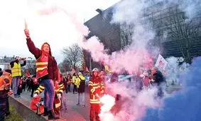 همه فرانسه علیه مکرون

