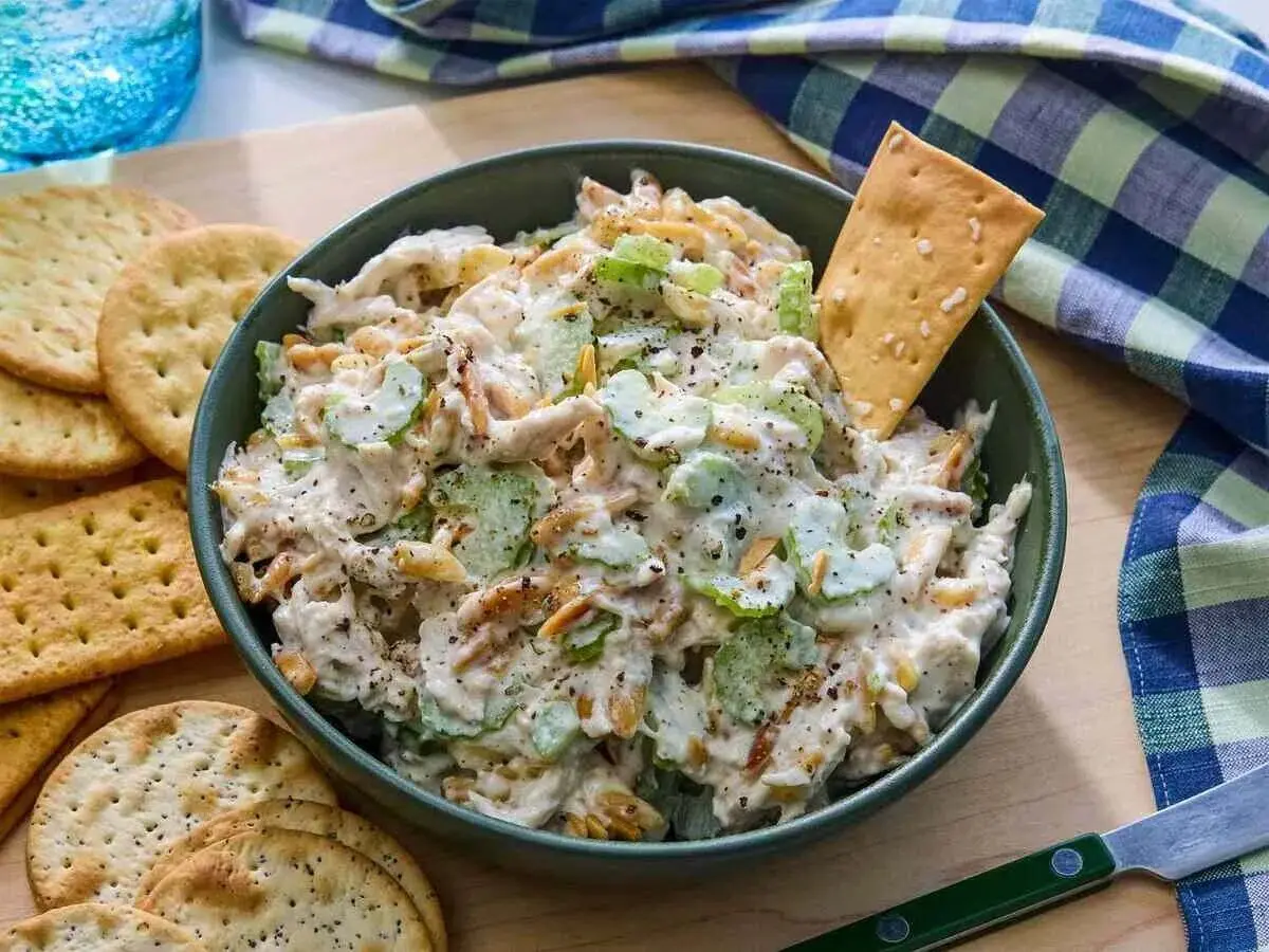 طرز تهیه سالاد مرغ کلاسیک به روش رستورانی
