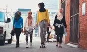 چطور لباس شخصیت ما را لو می‌دهد؟