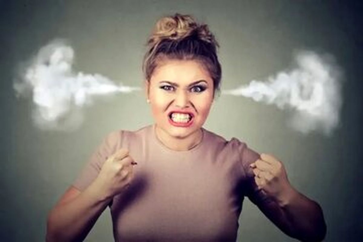 ۴ غذایی که شما را عصبانی میکنند