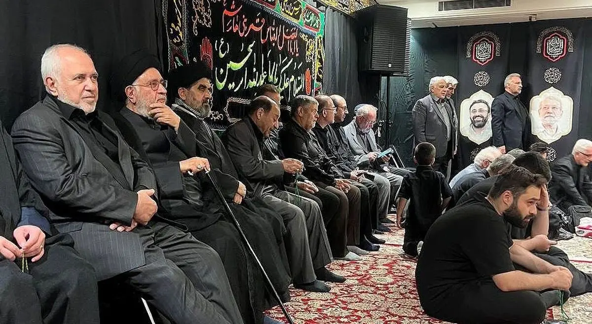 حضور ظریف در روضه منزل شهید لاریجانی