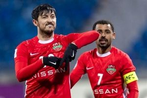 سردار آزمون در امارات ماندنی شد

