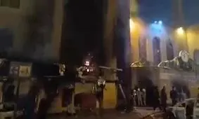 درگیری‌ها در کرج / ۴ خودرو در مشهد به آتش کشیده شد / شلیک گاز اشک‌آور در بهارستان / تجمعات پراکنده در محلات مختلف تهران