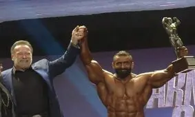 هادی چوپان قهرمان آرنولد کلاسیک شد/ عکس

