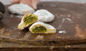 طرز تهیه “قطاب” خانگی به روش قنادی‌ها