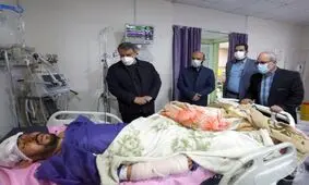  عیادت شهردار اهواز و جمعی از مسئولین از مصدومان تصادف زنجیره ای اهواز-خرمشهر