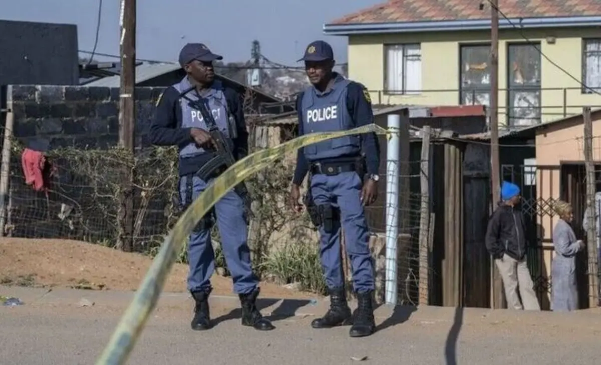 ۱۷ کشته در یک تیراندازی جمعی در آفریقای جنوبی
