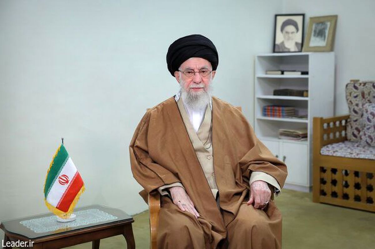 رهبر انقلاب پیام نوروزی خود را در کجا ضبط کردند؟! / ماجرای قاب عکس در پیام نوروزی چیست؟!