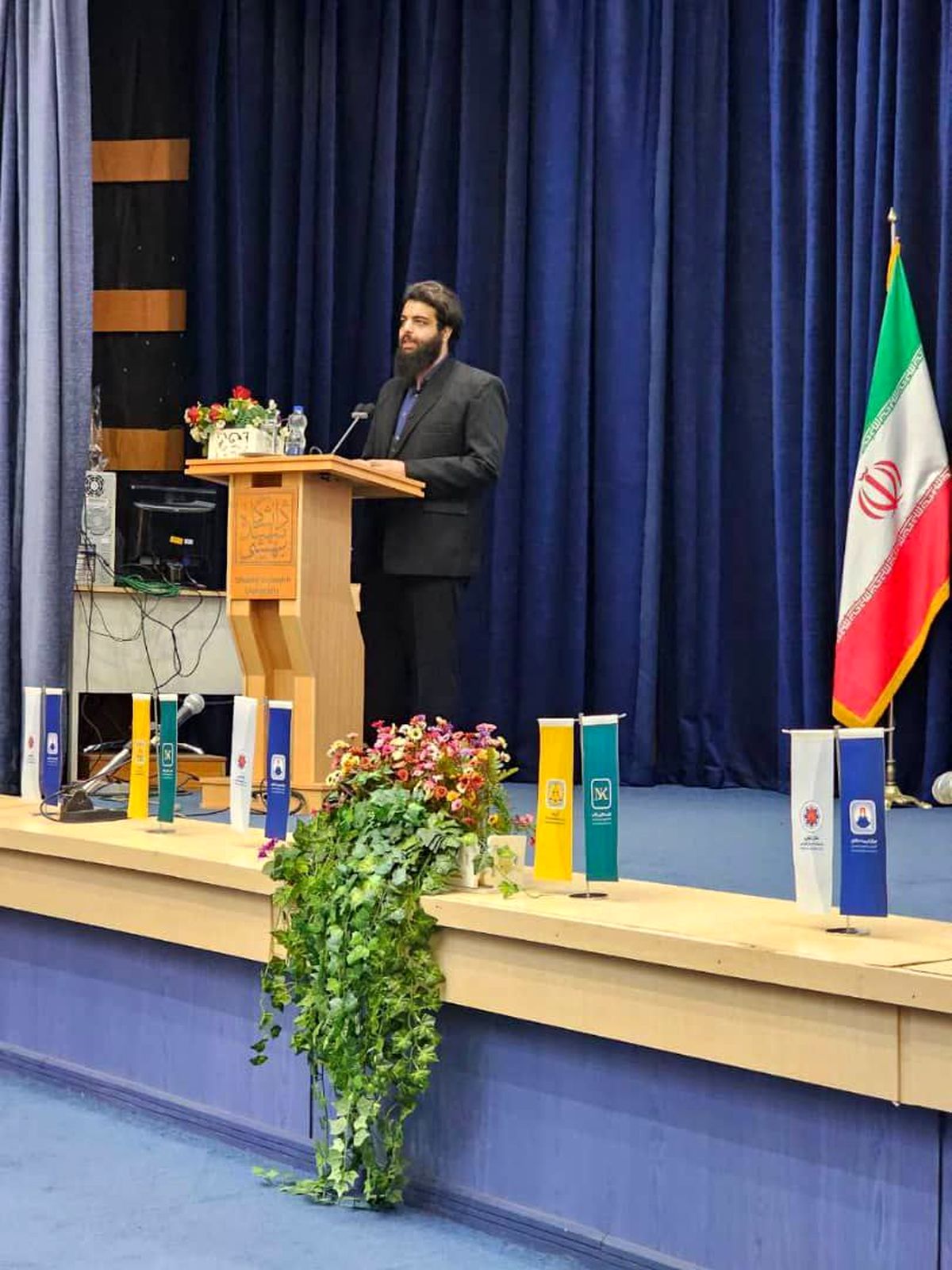 دانشجویان نگران نباشند، مدارک ارائه شده از سوی مجموعه آموزشی بین المللی زاگرس ارزشیابی می شود/ تمام قد، پایبند به استانداردهای آموزشی و قوانین کشورمان هستیم