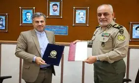 امضای تفاهمنامه همکاری دانشگاه ارتش با دانشگاه بین المللی امام‌خمینی(ره)

