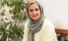 استایل زمستانی و شیک کمند امیر سلیمانی در افتتاحیه یک نمایشگاه نقاشی 