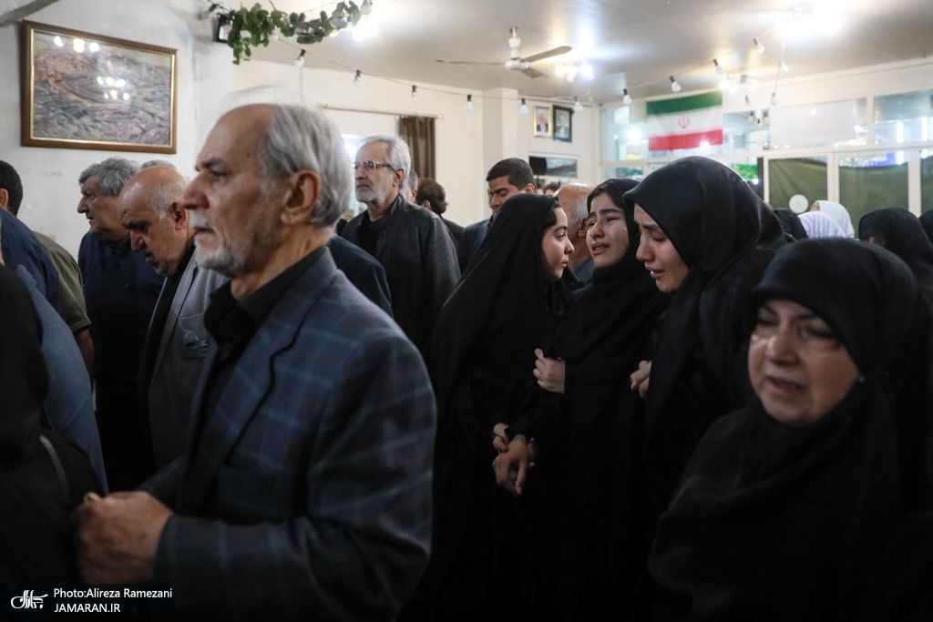 تصاویر: مراسم تشییع برادر سید مصطفی تاجزاده