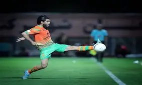 مهاجم تیم مس رفسنجان: از داوران تست سلامت بینایی بگیرید!