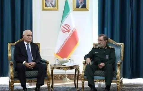 نحوه دست دادن محسن رضایی با مقام آذربایجان سوژه شد/ ویدئو

