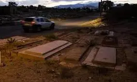 پس‌لرزه‌های باران در لافت؛ وضعیت قبرستان شهر پس از بارندگی شدید/ ویدئو