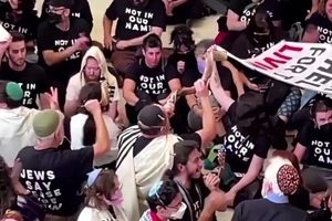 تحصن روحانیون و یهودیان خواستار صلح در کنگره آمریکا/ ویدئو