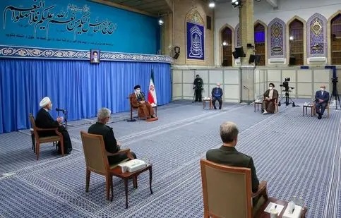 راز گلیم آبی بیت رهبری فاش شد/ ویدئو