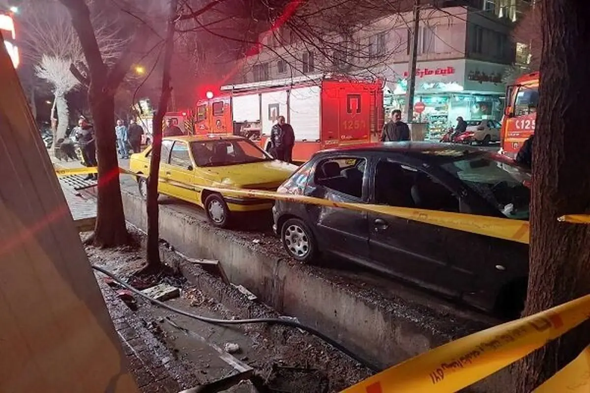 انفجار و آتش‌سوزی در میوه‌فروشی خیابان پیروزی به علت نشت گاز
