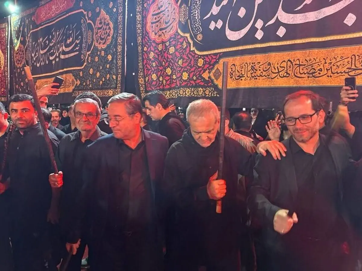 حضور پزشکیان در مراسم شام غریبان ارومیه