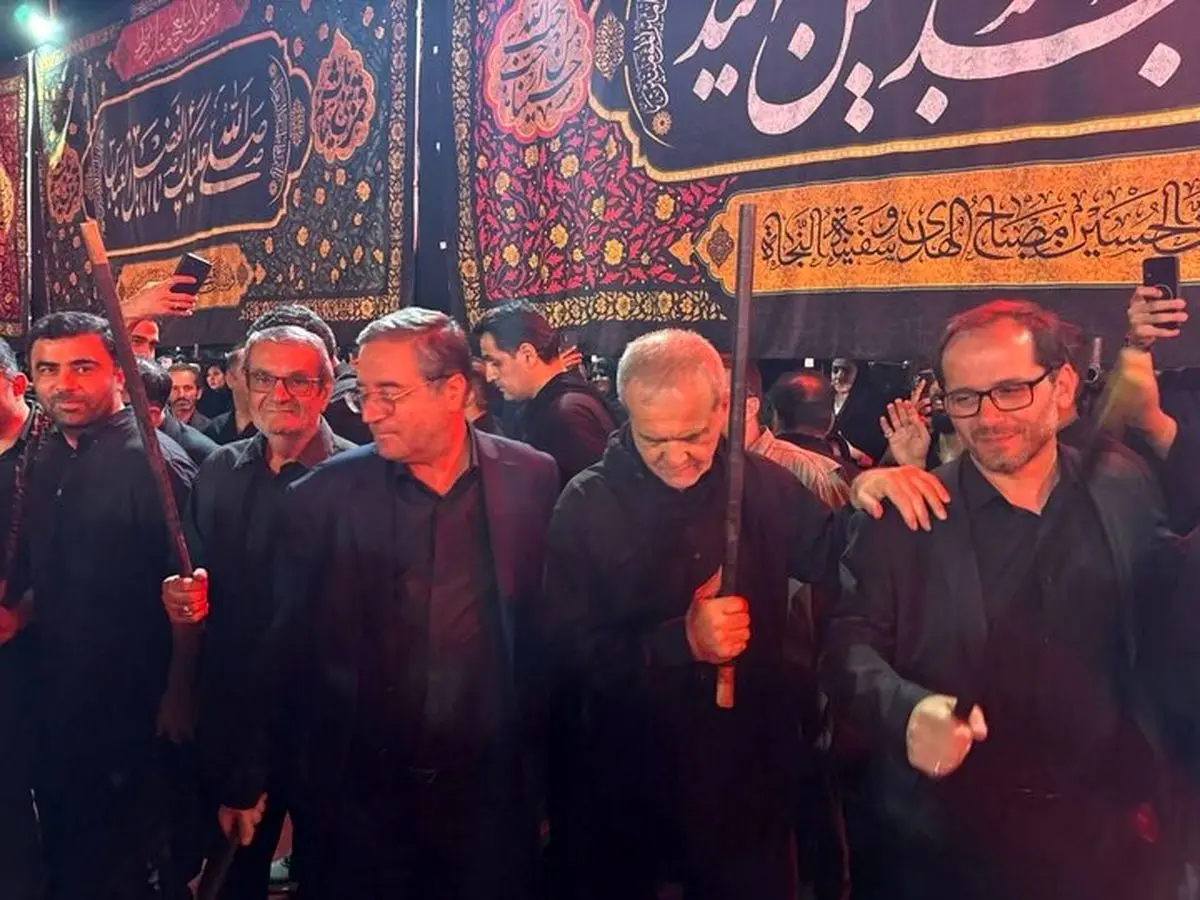 حضور پزشکیان در مراسم شام غریبان ارومیه