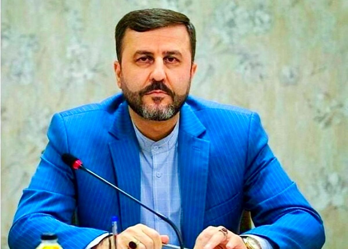 از پالتوی رجایی خراسانی تا خودنویس کاظم غریب آبادی