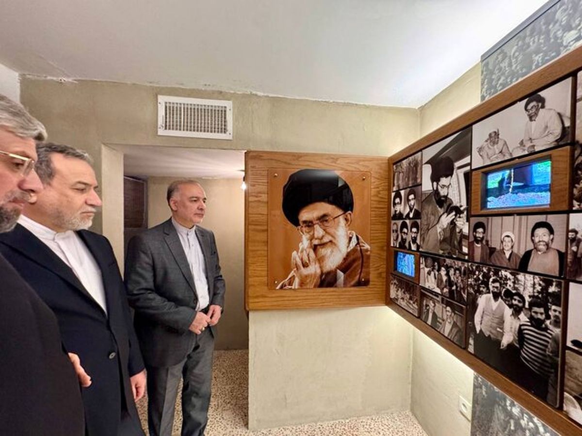 بازدید عراقچی از منزل رهبر انقلاب در مشهد/ تصاویر