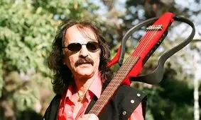 اعتراض خواننده ممنوع‌الکار به پخش بدون اجازه آثارش در صداوسیما