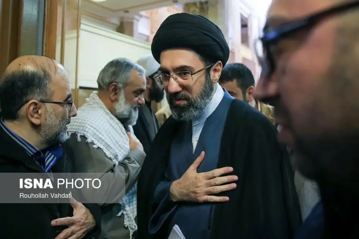 تصاویر دیده نشده از دیدار شهید رئیسی با آیت الله سید مجتبی خامنه ای
