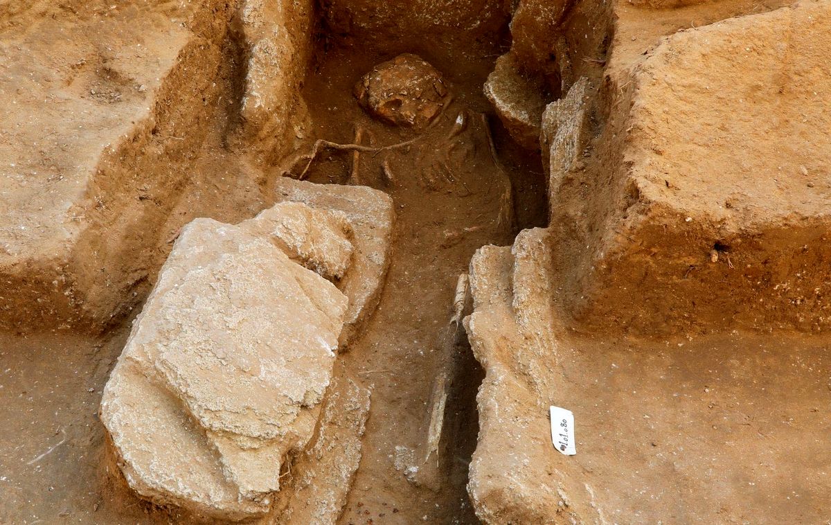 کشف تابوت سربی ۲ هزارساله در غزه