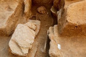 کشف تابوت سربی ۲ هزارساله در غزه