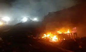 مهار آتش سوزی انبار کارگاه مبل سازی اردکان