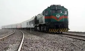  یک جوان برای معروف شدن خود را جلوی قطار انداخت/ ویدئو+18