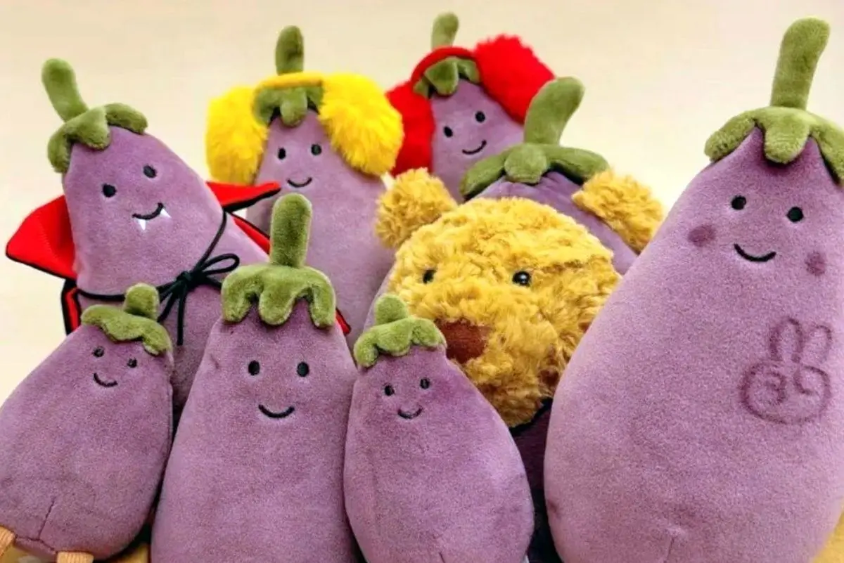 بادمجانی که سیاسی شد | چگونه یک عروسک‌ چین را فتح کرد؟ 