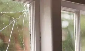 رئیس جمعیت هلال احمر: توصیه می‌کنم شهروندان به خاطر فیلم گرفتن نزدیک پنجره‌ها نشوند
