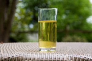 ادرار درمانی: افسانه یا علم؛ آیا نوشیدن ادرار واقعاً مفید است؟